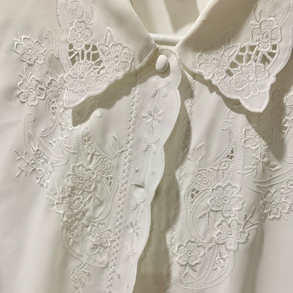 Vintage White Blouse - Size 8 Petite - Picture 3 of 3